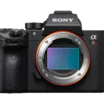 Alpha 7R IV - Appareil photo à objectif interchangeable plein format 61 MP, 10 FPS, 4K/30p  Modèle : ILCE-7RM4A