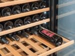 Cave à vin intégrée modèle CW410DT à double température pour 126 bouteilles – Image 4