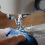 Cecotec Machine à coudre électronique BelleCouture 21500. Machine à coudre avec 215 points, écran LCD, bras libre, enfilage et bobinage automatiques, idéale pour projets créatifs et avancés. – Image 5