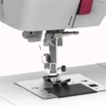Bernette Sew&GO8 Machine à coudre ordinateur avec 197 programmes de couture, bras libre, écran multifonction, couture, patchwork, matelassage, White – Image 8