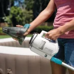 Nettoyeur pour piscine et spa INTEX ZR100 - Autonomie 50 mn - Chargeur USB + 2 brosses interchangeables inclus – Image 4