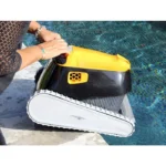 Robot de piscine électrique - Dolphin Maytronics - E30 - Nettoyage fond et parois - 12 m - Léger 7,5 kg – Image 4