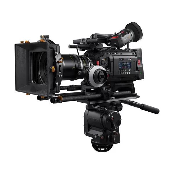 ursa-cine-12k Blackmagic Ursa Cine 12K (Caméscope 12K – Raw – CMOS S35 – Monture PL) – Image 1